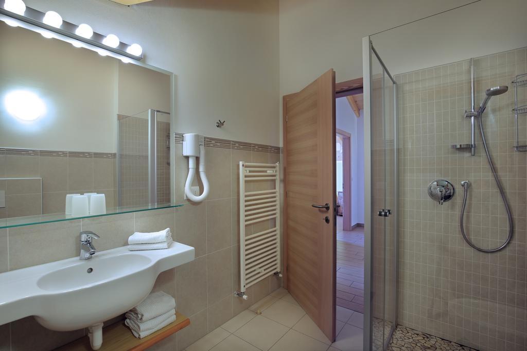 קאבאלס Villa Prafiori מראה חיצוני תמונה